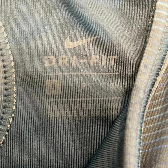 NIKE Women’s Sports Bra w/ Padding - Picture 4 of 5